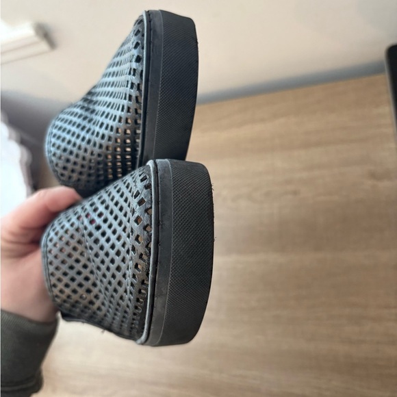 Jibs slip on sneakers black women’s 7 men’s 6 - Picture 4 of 5